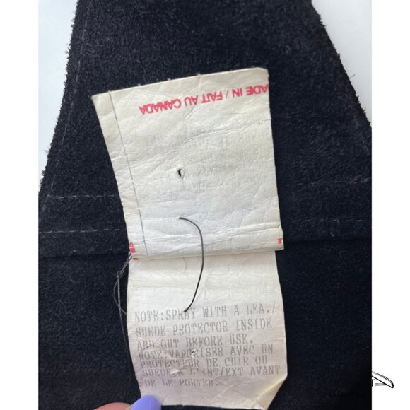 100% Leather Vest with Gold Detail - Picture 3 of 4